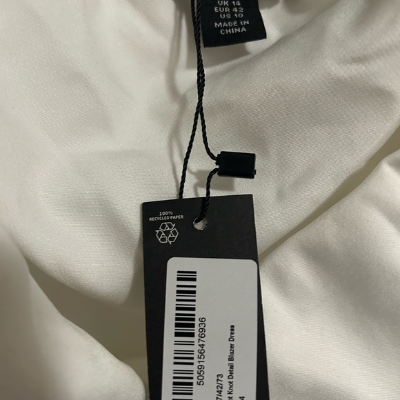 PrettyLittleThing White Long Sleeve Dress - Picture 3 of 3